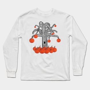 Simple Dark Tree With Pumpkins, Spooky Tree With Pumpkins (Light Brown) Long Sleeve T-Shirt